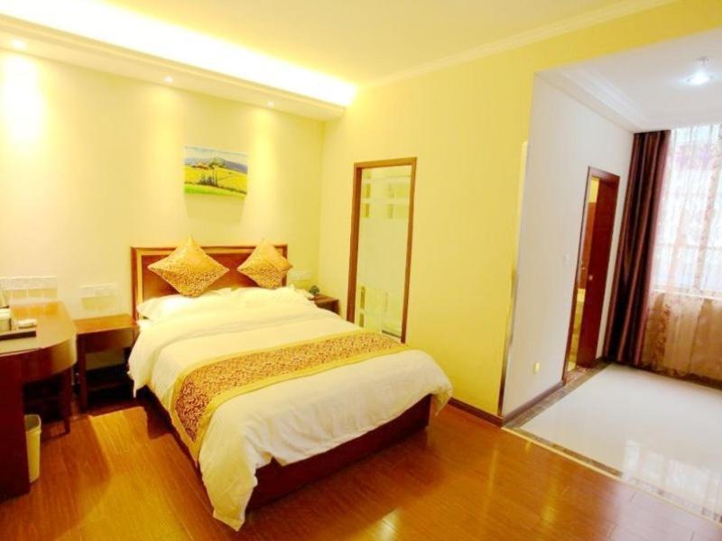 Greentree Inn Shanghai Hongqiao Metro Station Express Hotel Exterior photo